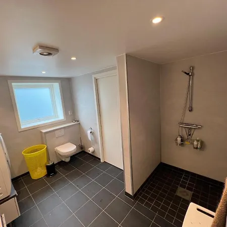 Stort Hus Med Bad Og Sjolinje * Hovland (Odda)
