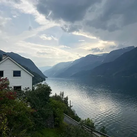 Feriehus Stort Hus Med Bad Og Sjolinje