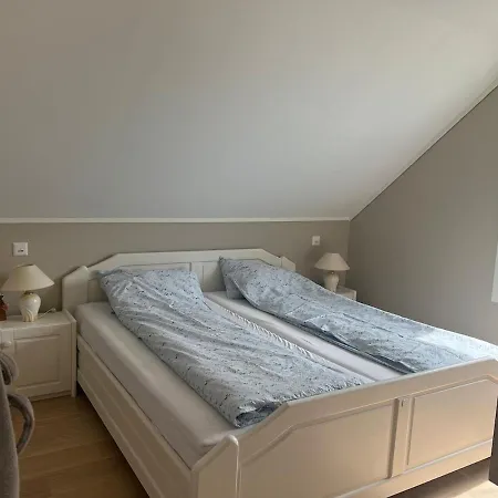 Stort Hus Med Bad Og Sjolinje Feriehus